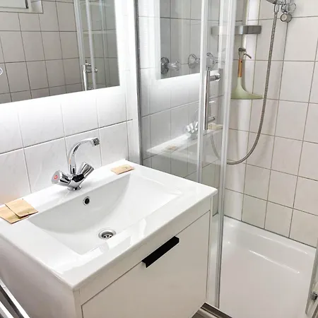 Vakantiehuis Huebsches In Ehemaliger Gaertnerei Meerbusch