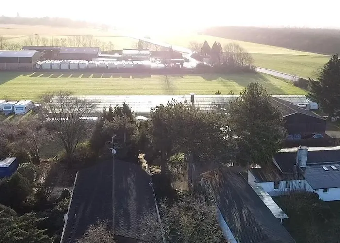 Huebsches In Ehemaliger Gaertnerei *