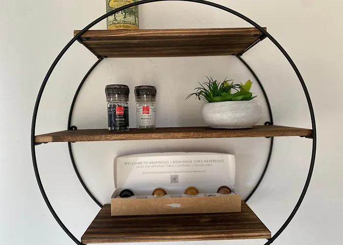 Huebsches In Ehemaliger Gaertnerei Feriehus